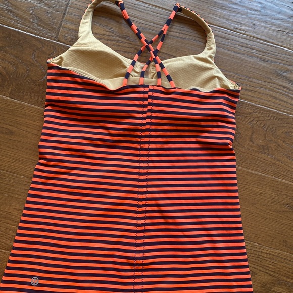Lululemon free to be tank - Picture 2 of 5